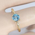 Gouden ring met topaas