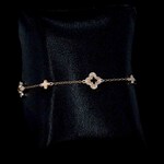 Rosegouden armband in klaver vier vorm met diamanten