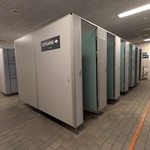 Ca. 6 meter Dubbelzijdige kleedruimte-module — 12x kleedkamer