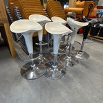 7x Barkruk, zwart en wit