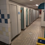 Ca. 14 meter Kleedruimte-module — 13x kleedkamer