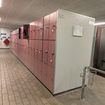 Ca. 9 meter Dubbelzijdige lockerkast-module — 168x locker Safe-O-Mat