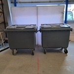2x Rolcontainer, Plastic Omnium, Grijs