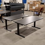 2x Elektrisch zit-sta bureau