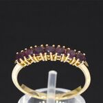Gouden ring met robijnen
