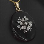 Gouden hanger met onyx en diamant, excl. ketting