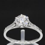 Platina ring met een 0.90 carat GIA diamant en briljant geslepen diama
