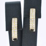 Gouden oorbellen met twee rijen diamanten
