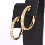 Gouden oorhangers met 26 diamanten