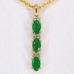 Gouden hanger met diamanten en smaragd, excl. ketting