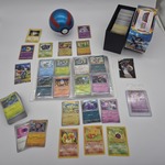 Pokémon kaartencollectie – verzamelmap, opbergbox en losse kaarten (o.