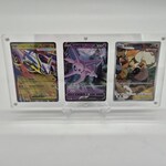 Pokémon kaarten in acryl display met standaard (3 kaarten)