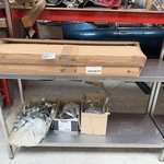 2x Inhoud stellingvak diversen w.o. wandborden en bouwmaterialen