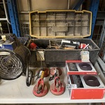 Partij w.o. gereedschapskoffer, vacüumheffers, carbon filters W.o. Hon