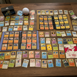 Pokémon verzameling met (vintage) kaarten, 2 insteekmappen, Poké Ball