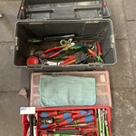 Partij handgereedschap in koffer/krat