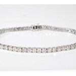 Witgouden tennisarmband met 8.00 carat briljant geslepen diamanten
