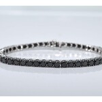 Witgouden armband met zwarte diamanten