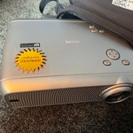 Verplaatsbare beamer, 2 draagbare schermen Philips, zilverkleurig