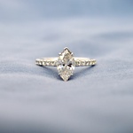 Witgouden solitaire ring met een marquise diamant van 1.00 carat met h