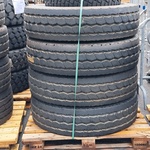 4x Vrachtwagenband en 1x autoband, O.a Michelin, o.a X Works