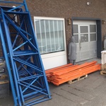 Partij magazijnstellingen, staanders en liggers, oranje/blauw