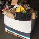 Palletdoos vol met huishoudelijke- tuinartikelen
