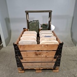 8x Koelbox, jerrycans en metalen frames, O.a. Blanco
