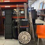 Partij w.o. kamerscherm, stoelen, glaswerk