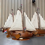 3x Gedetailleerd houten scheepsmodel Boeier