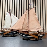 2x Gedetailleerd houten scheepsmodel Zeeschouw