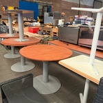 7x Tafel (5x rond ø1 m, 2x vierkant 60×70 cm)