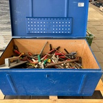 Ca. 200x Metalen gereedschapskist met partij handgereedschap