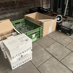 Partij glaswerk en diversen in kratten