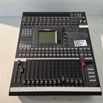 Mengtafel, Yamaha, 01V96i + MY4-DA kaart