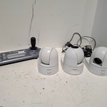 IP-besturingspaneel, SONY, RM-IP10, met 3x PTZ camera, SONY SRG-300SE
