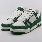 Paar sneakers, maat 7,5, Louis Vuitton, VL1201