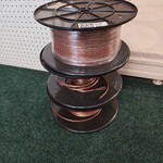 3x Haspels met luidspeaker kabel