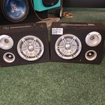 2x Speakers