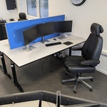Elektrische zit-sta bureau