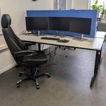 Elektrische zit-sta bureau