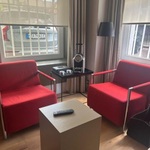 2x Fauteuil rood, Satelliet