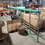 2x Stalen reclameframe met diverse onderdelen