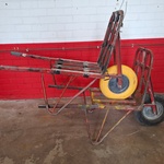 2x Stenenkruiwagen waarvan 1x op luchtband