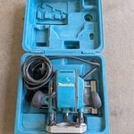 Boven freesmachine Makita, 900 W, bouwjaar 2017