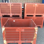 5x Kunststof kisten, rood/bruin