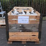 Partij waterkannen en jerrycans