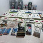 Partij met diverse kabels, adapters en accessoires, 43 stuks