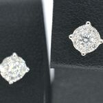Witgouden oorknoppen met diamant