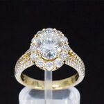 Gouden halsketting met diamanten ‘chai’